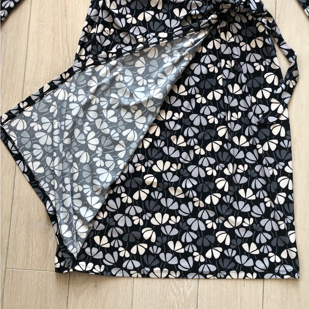Anne Klein Faux Wrap Floral Print 3/4 Sleeve Dress in Black & White Size S - Picture 11 of 11